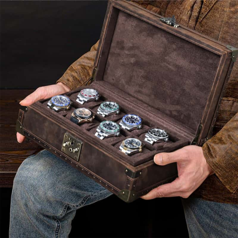 VCD-E premium handcrafted retro fashion box-shaped cowhide leather 8-slot watch case is perfectly storage 8 watches, storage for small spaces.